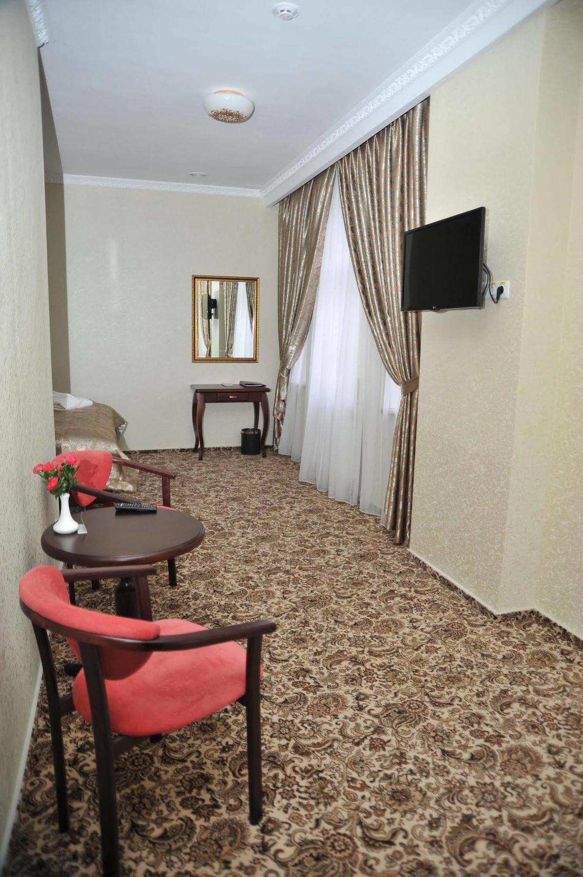 Slava Hotel Zaporizhia Eksteriør bilde