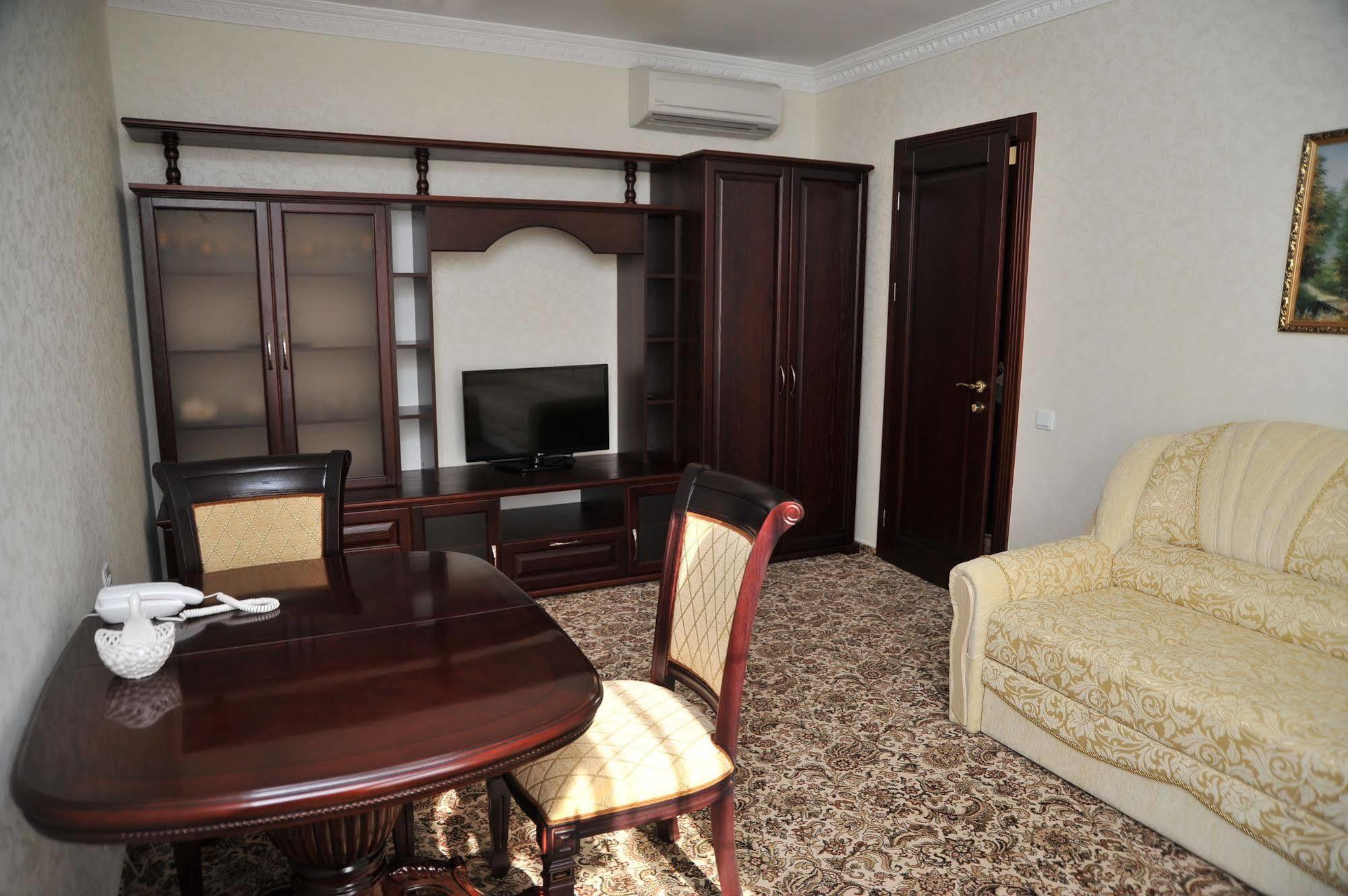 Slava Hotel Zaporizhia Eksteriør bilde