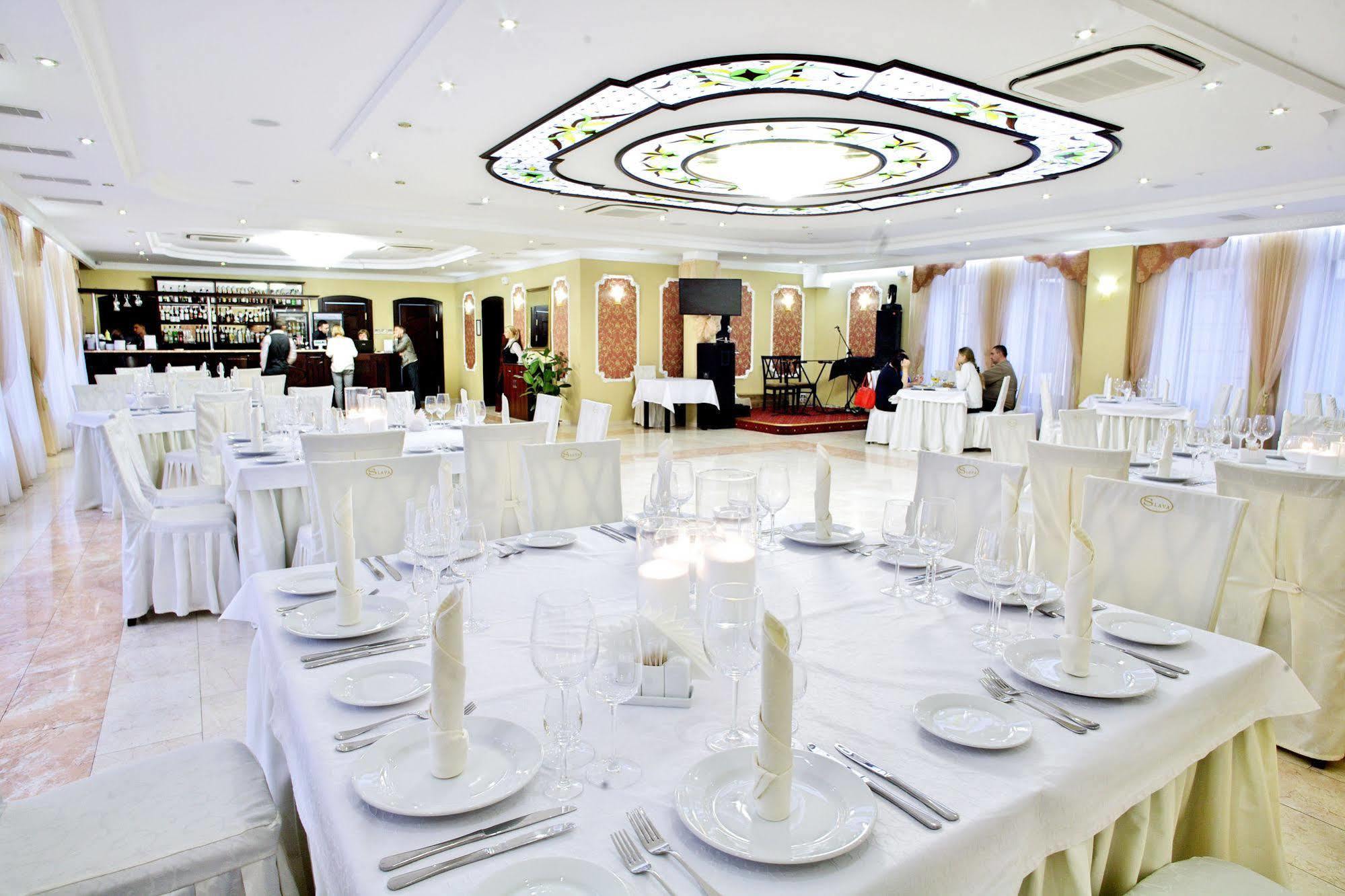 Slava Hotel Zaporizhia Eksteriør bilde